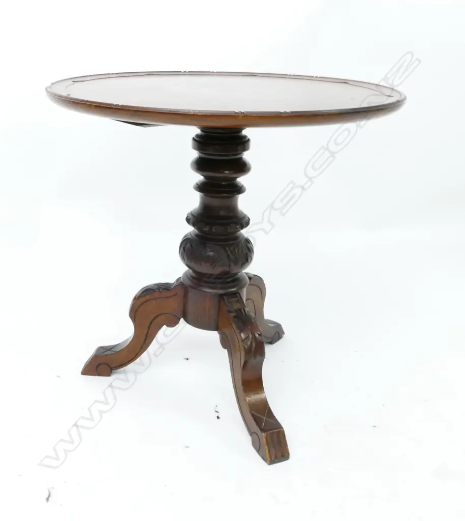 A Victorian oak wine table Image 1++