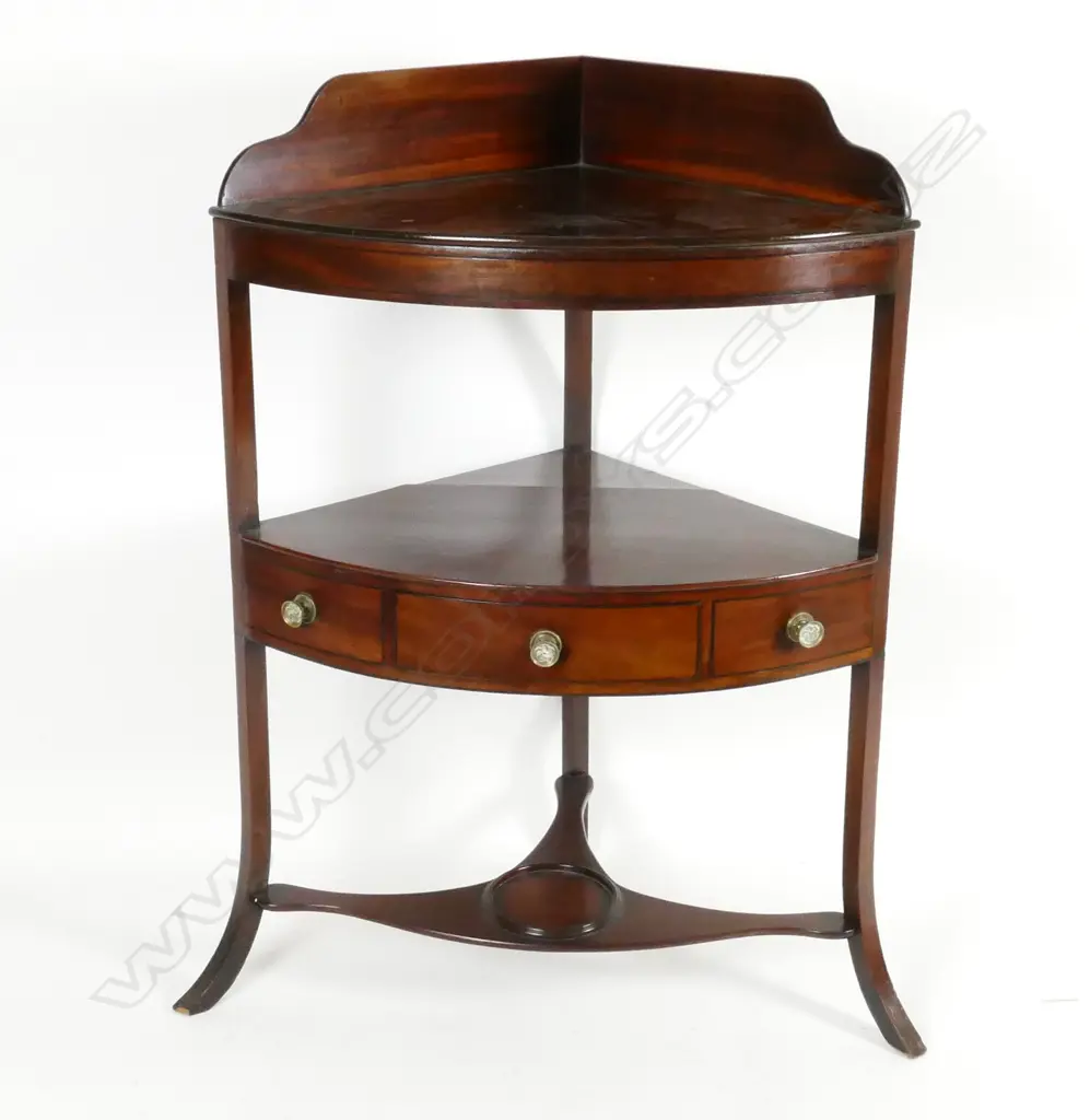 A George III corner washstand Image 1++