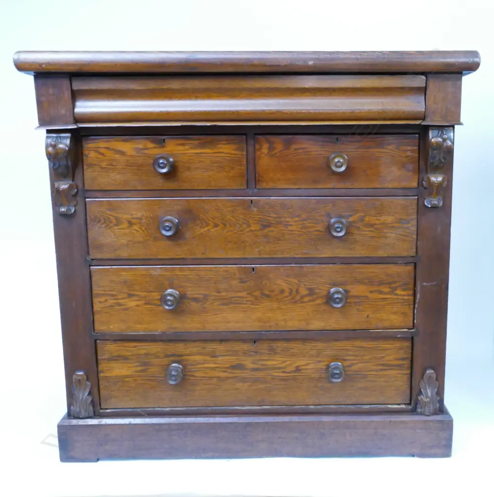 A Victorian oak scotch chest Image 1++