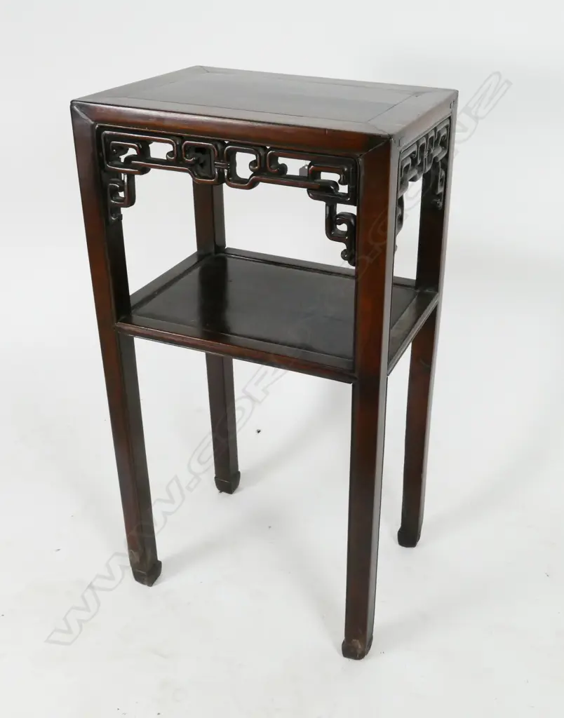 A Chinese rosewood vase table Image 1++