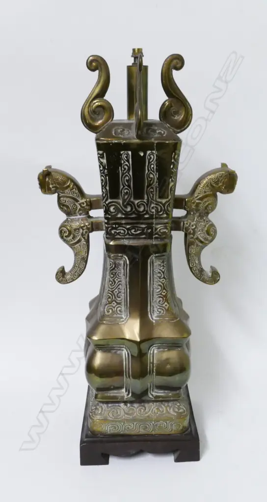 A Chinese brass table lamp base Image 1++