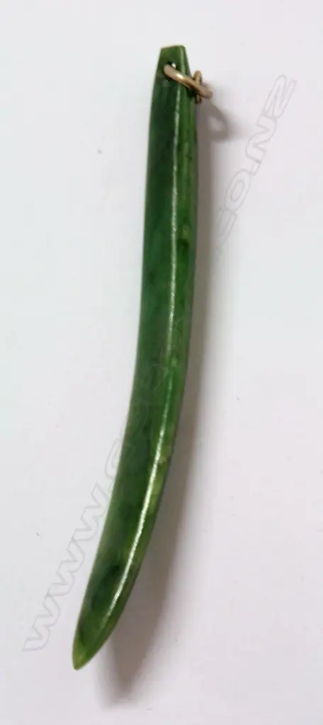 Owen Mapp early 1980s greenstone pendant Image 1++