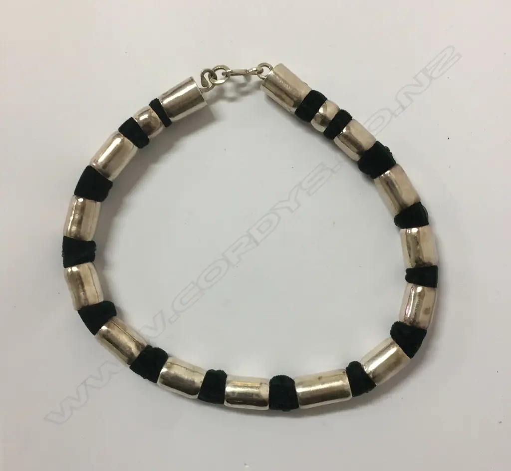 Elsa Evangelina silver and dark green velvet bead choker necklace Image 1++