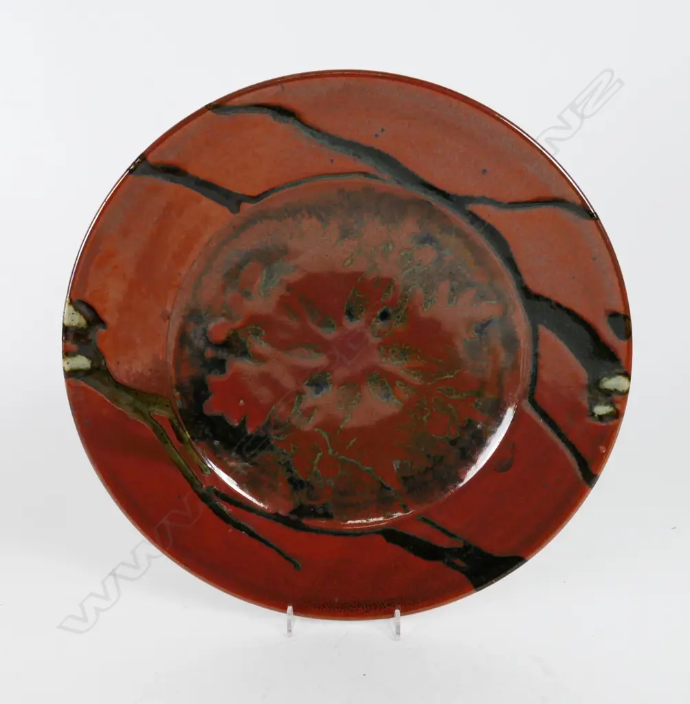 Japanese style pottery plate Image 1++