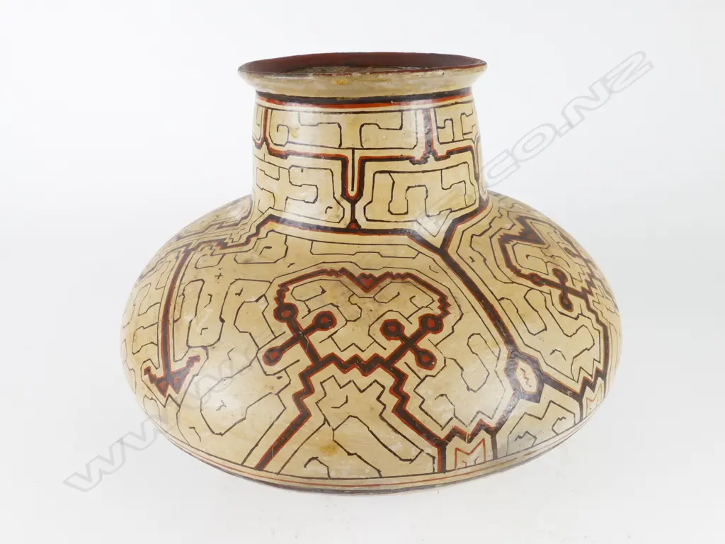 A large clay jar (olla) from the Amazon Shipibo people (Peru) Image 1++