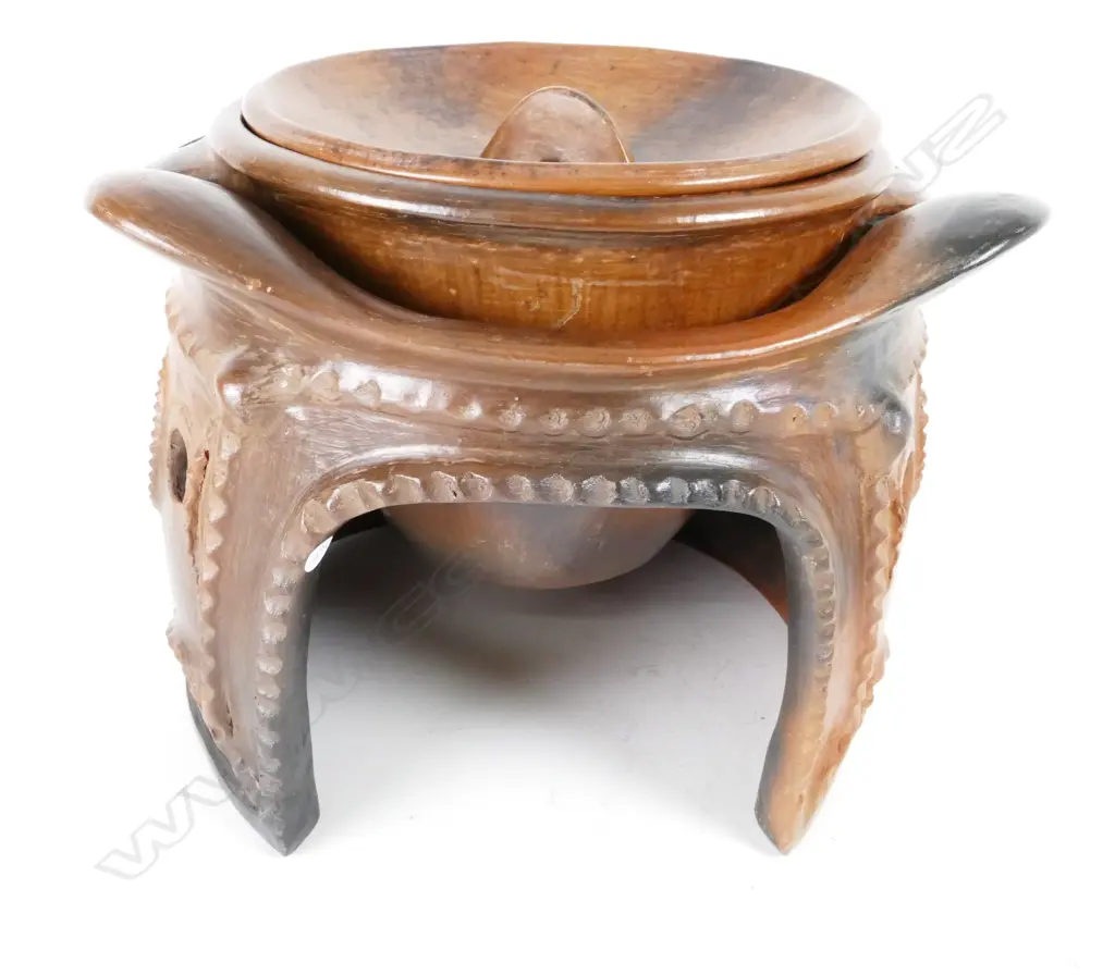 Rice cooker from Lombok of burnished clay Image 1++