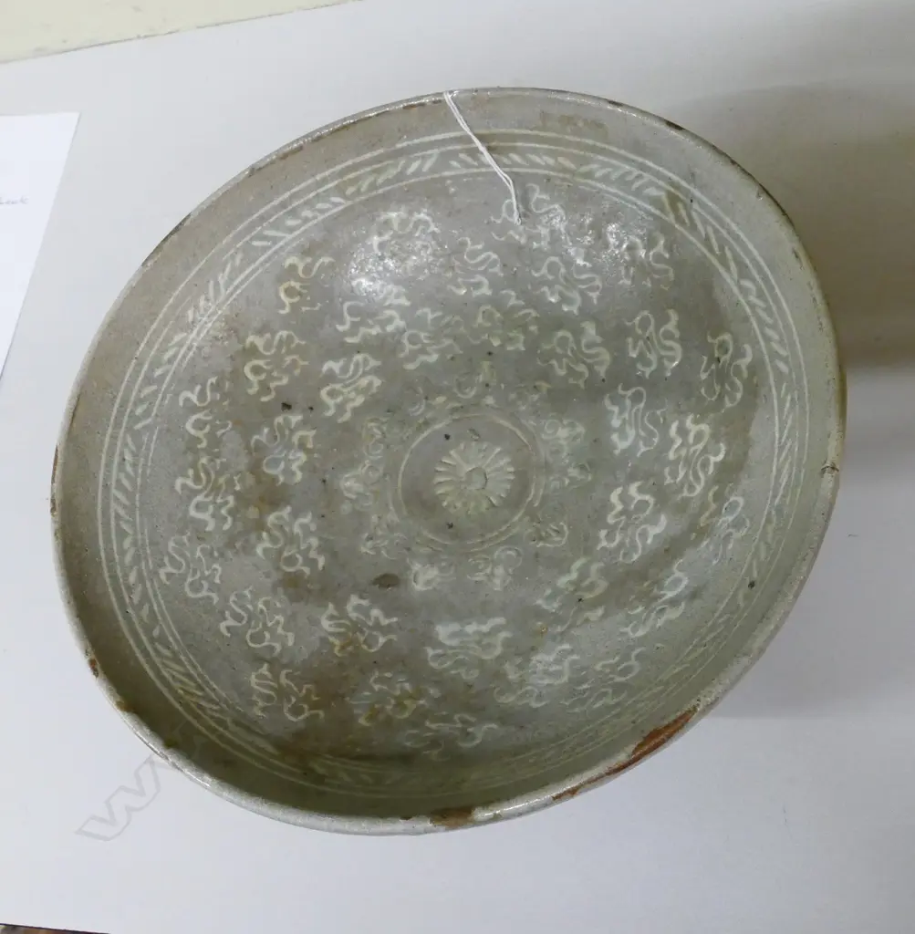 Korean pot with cloud pattern Image 1++