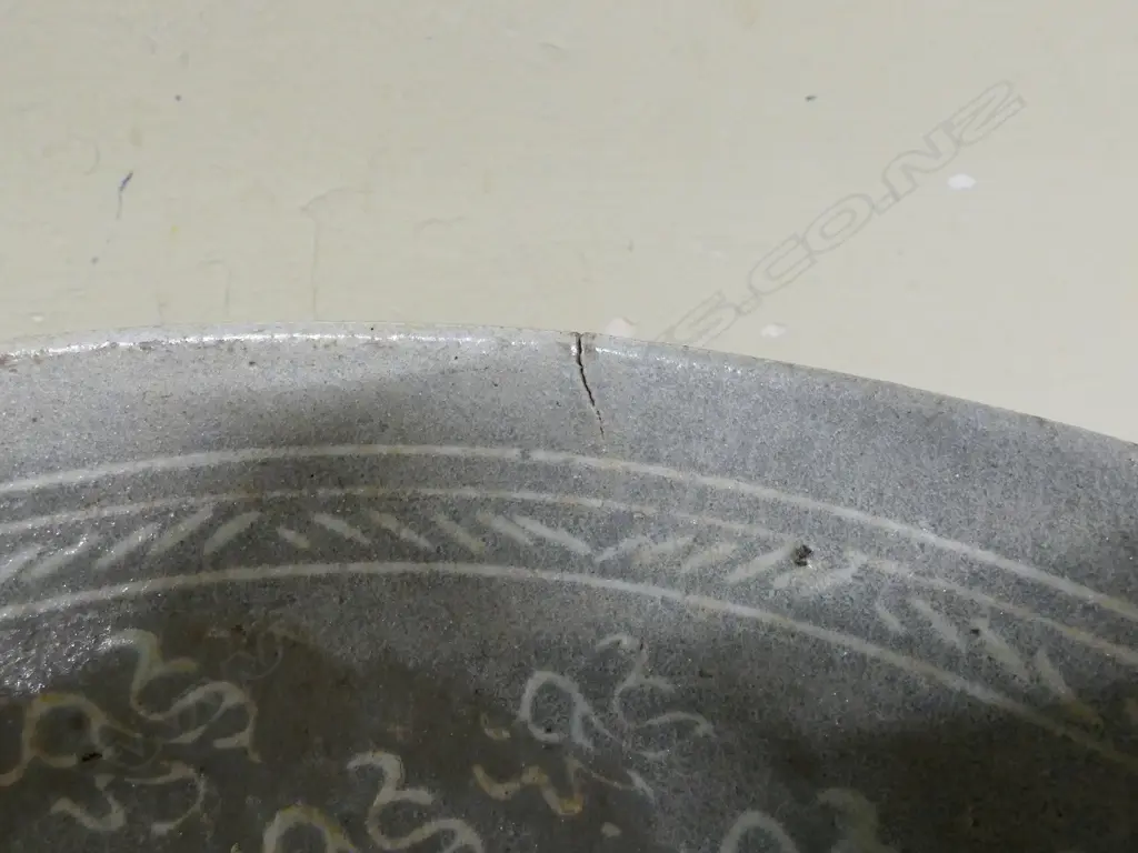 Korean pot with cloud pattern Image 1++