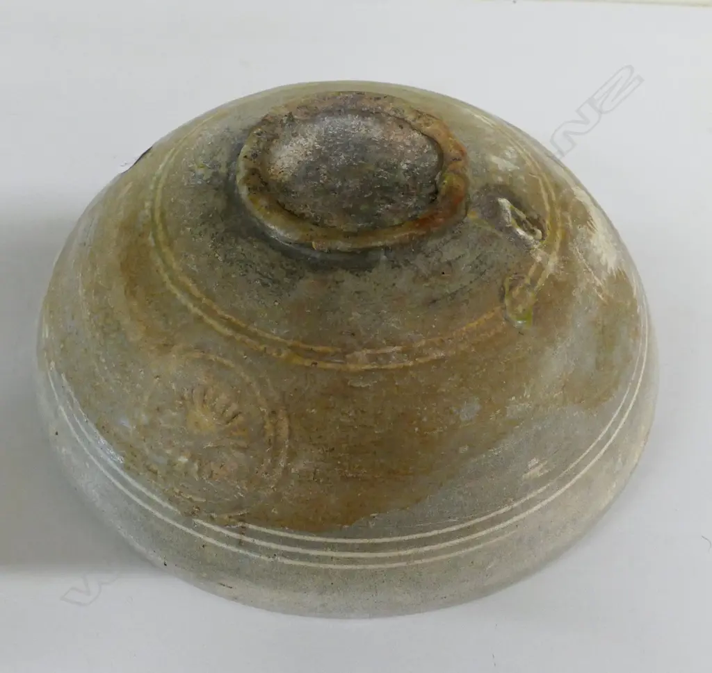 Korean pot with cloud pattern Image 1++