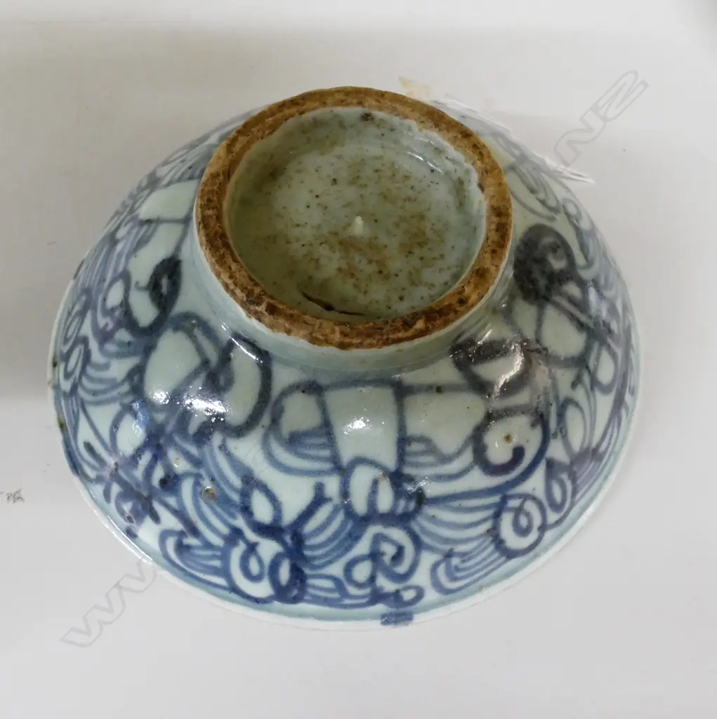 Two Sawankhalok celadon bowls Image 1++