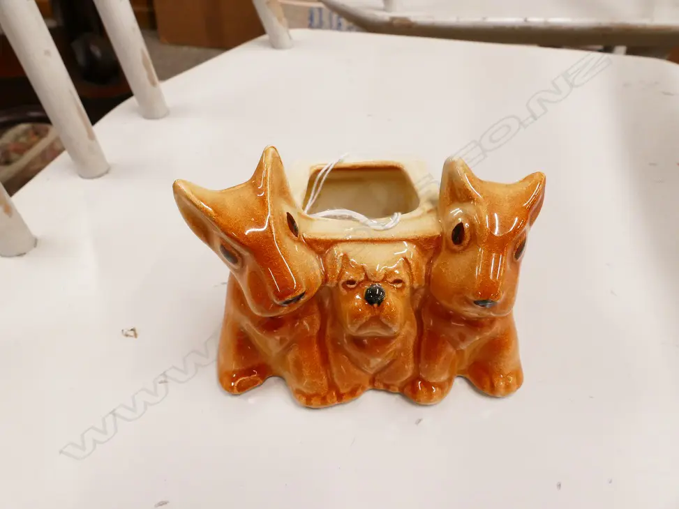 Three Crown Lynn animal vases Image 1++