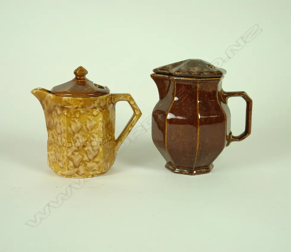 Two Temuka Ware lidded pottery electric jugs Image 1++