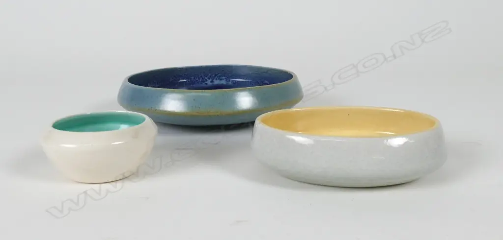 Three O.C. Stephens small pottery dishes Image 1++