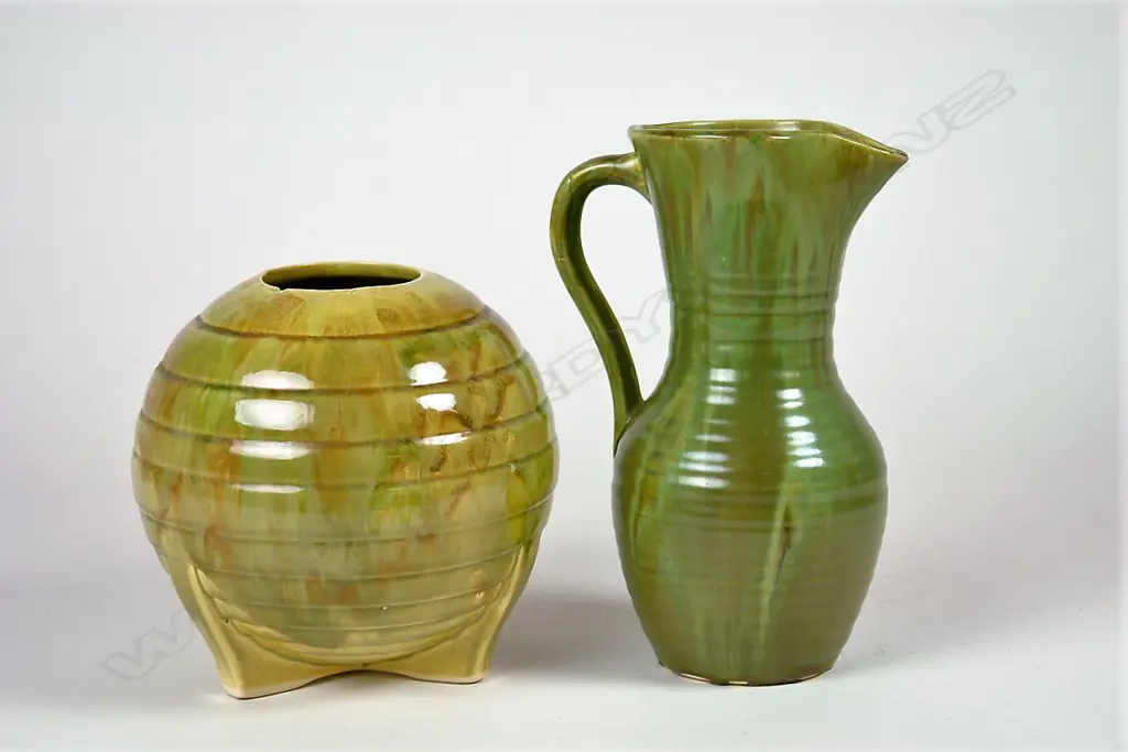 Two Amalgamated pottery items Image 1++
