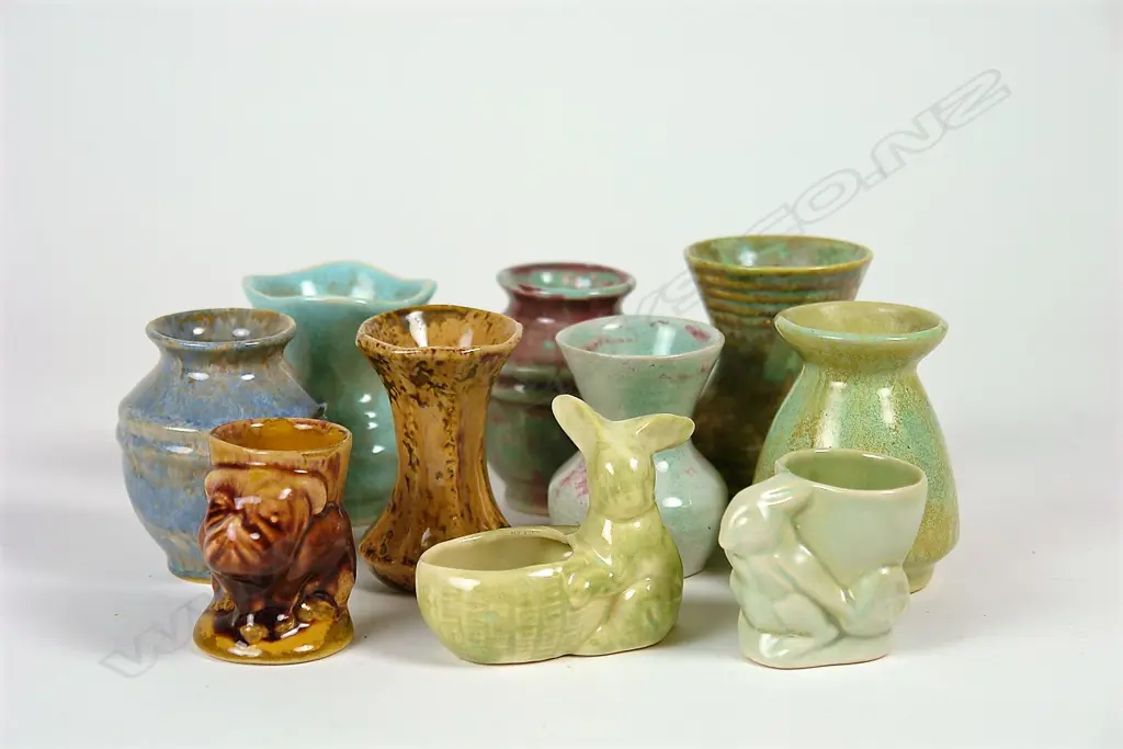 Ten Amalgamated small pottery pieces Image 1++