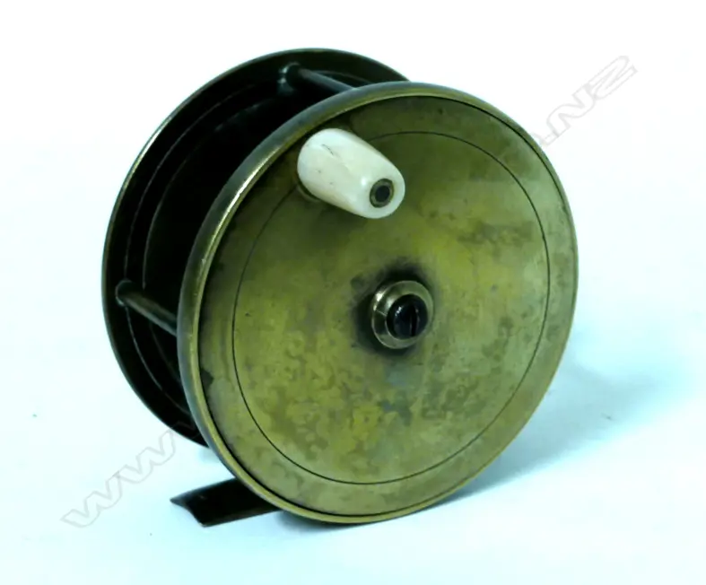 A good 3½" brass c.1885 Farlow made salmon reel Image 1++