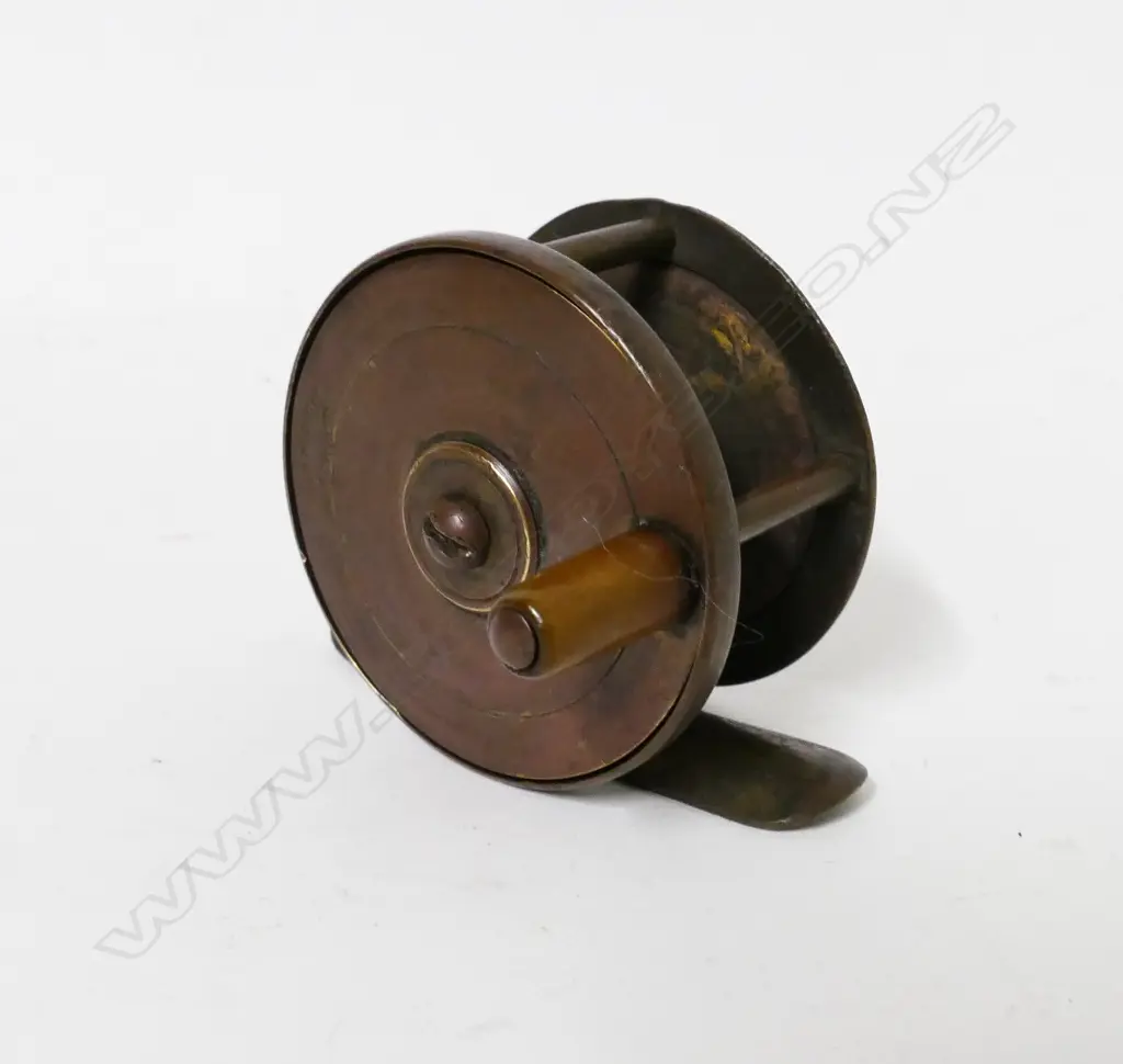 A 2" McCarthys (Dunedin) brass centre pin reel Image 1++