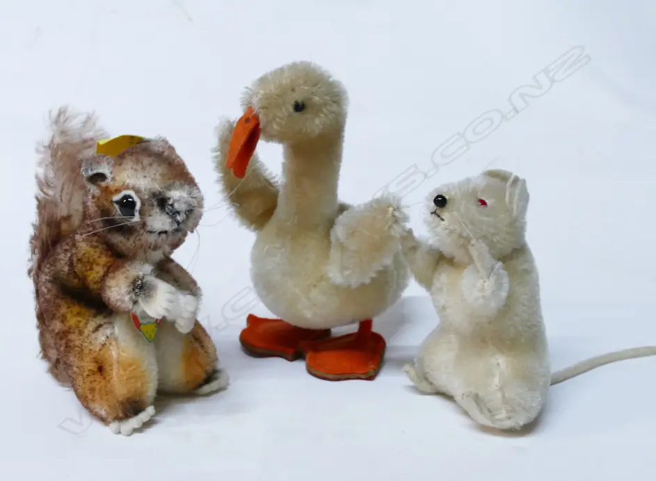 Three vintage miniature plush Steiff toys Image 1++