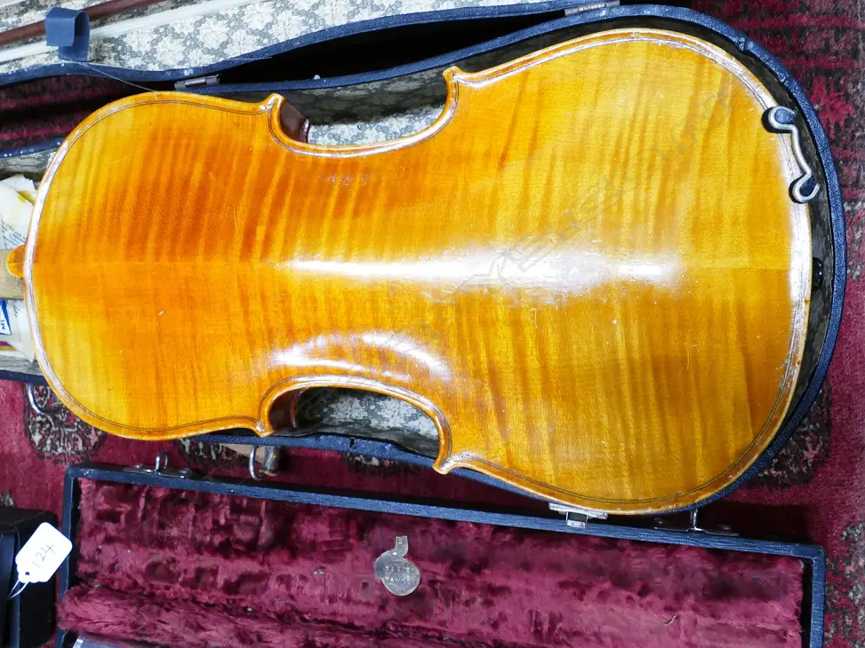 An antique cased violin Image 1++