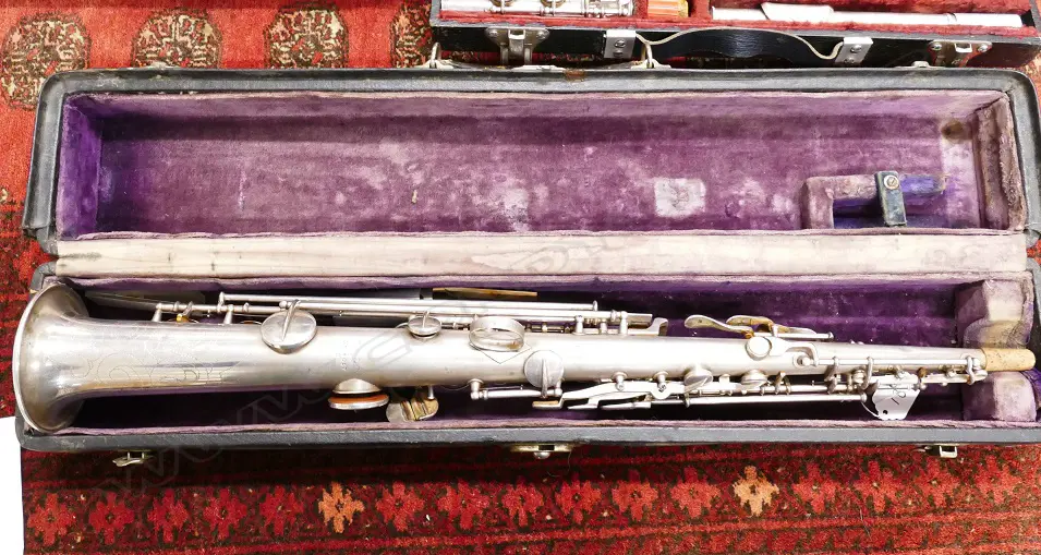 A vintage C.G. Conn Ltd silver plated soprano saxophone Image 1++