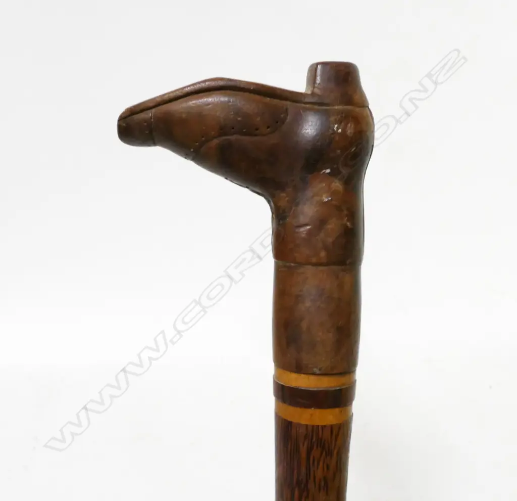 WALKING STICK W CARVED BOOT HANDLE Image 1++