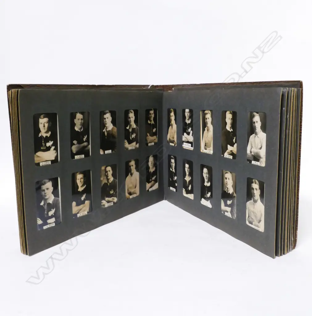 CIG CARD ALBUM INCLUDING 50 ALL BLACK CARDS Image 1++