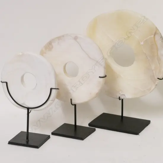 Three Papua New Guinean tridacna shell currency rings (yua)