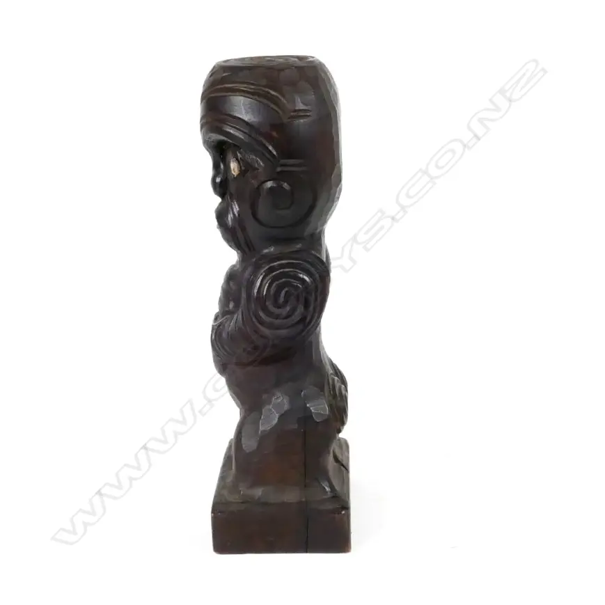 A Maori carved figure Image 1++