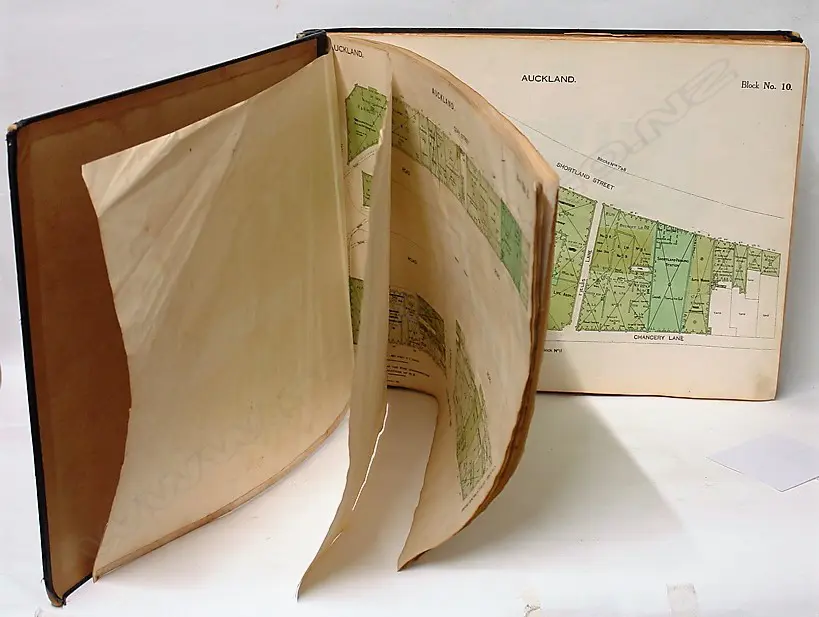 An old 'Auckland Key to Block Plans' folio of street maps in folder form as used by the fire brigade Image 1++