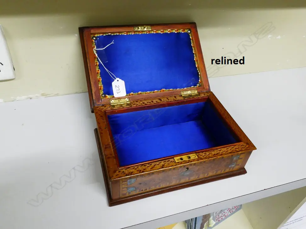 A good New Zealand inlaid woods box Image 1++
