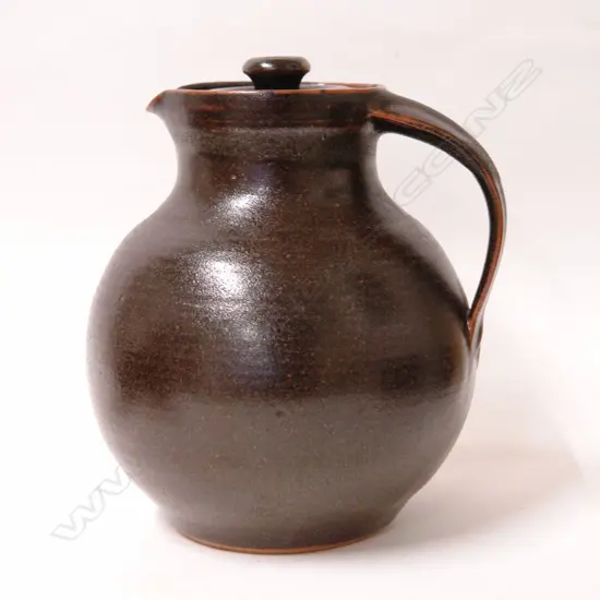 Graeme Storm stoneware pottery lidded jug