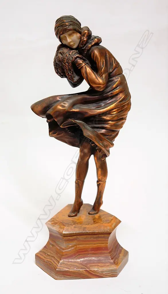 An Art Deco style figurine by Demetri Chiparus Image 1++