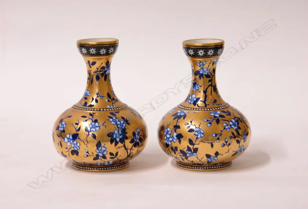 A pair of late 19thC Coalport vases Image 1++