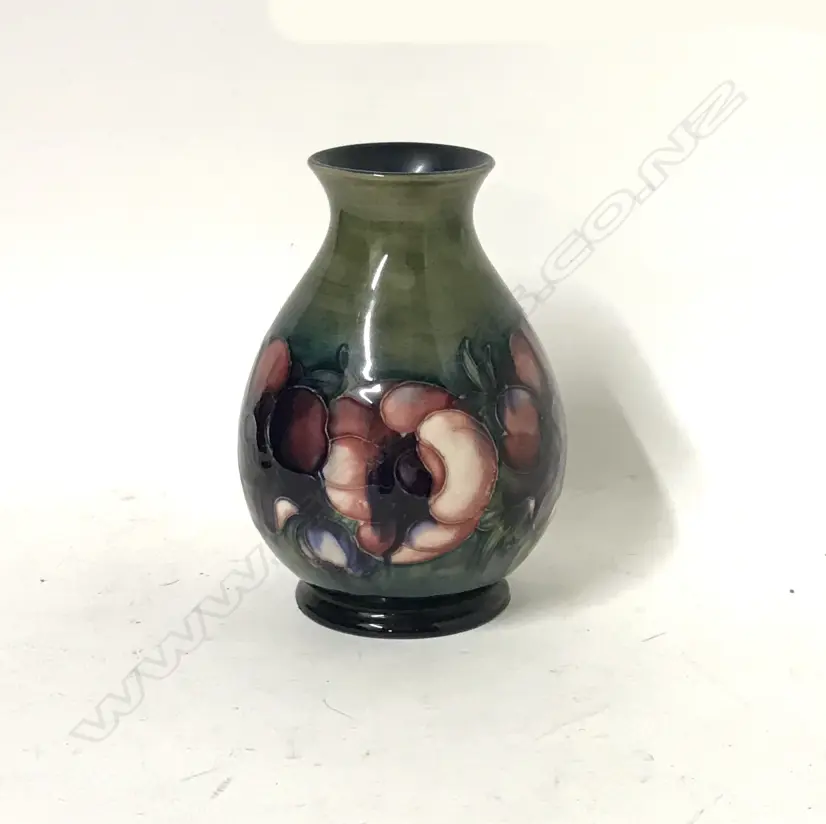 Walter Moorcroft anemone decorated vase Image 1++