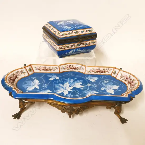 A European porcelain tray and jewellery box