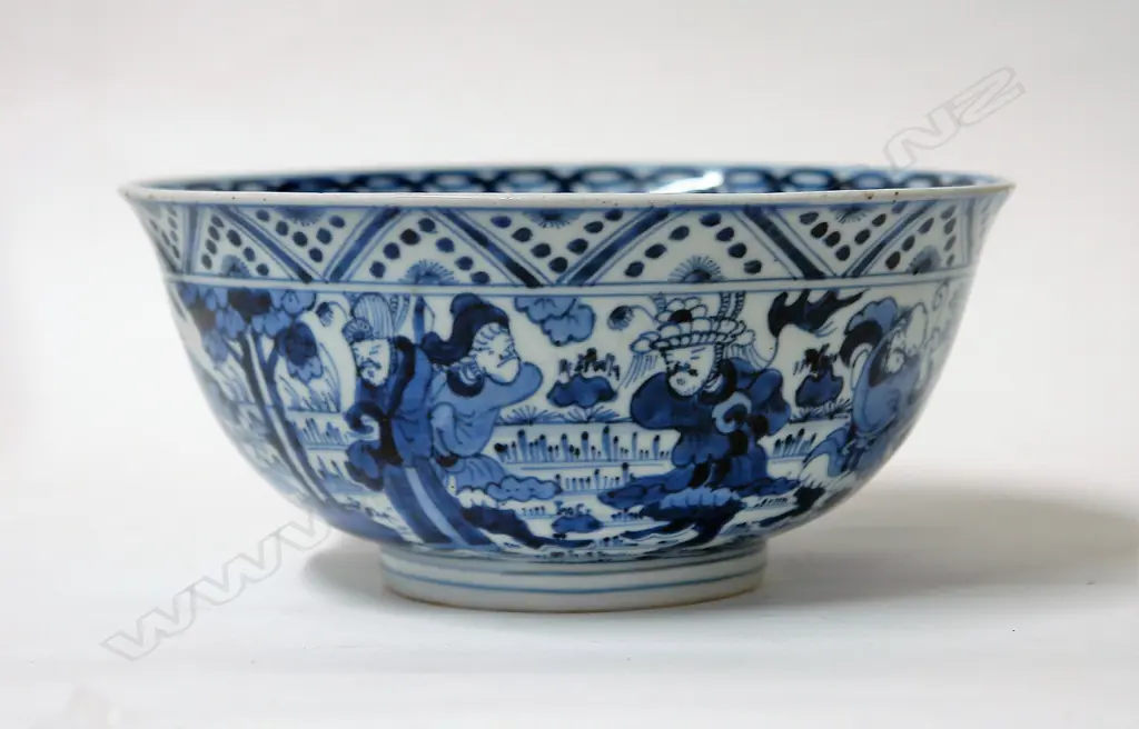 A Chinese quality blue and white decorated bowl Image 1++