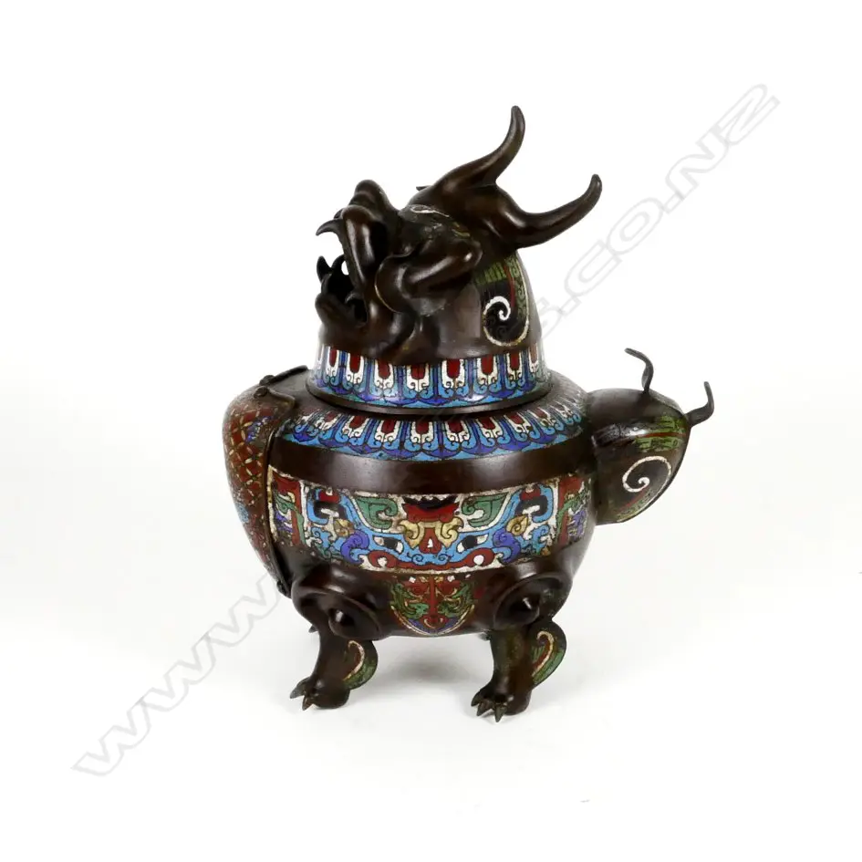 A Chinese champlevé enamel and bronze censer Image 1++