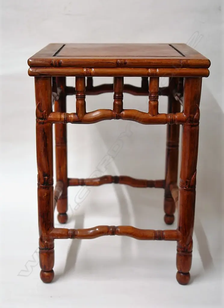 A Chinese carved rosewood vase stand Image 1++