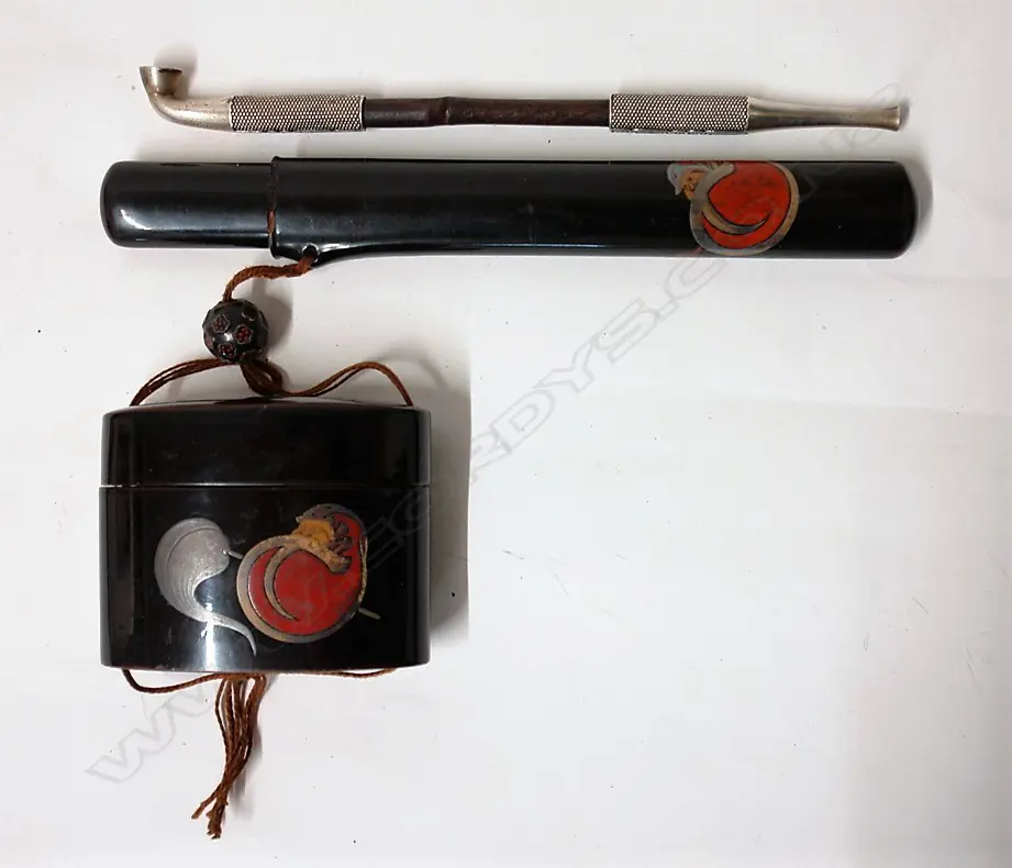 An old Japanese quality black lacquered tobacco container Image 1++