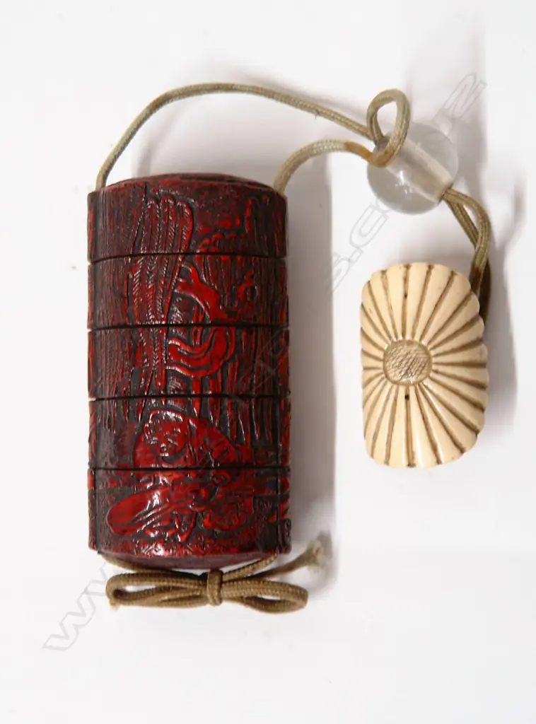 An old Japanese red lacquer inro Image 1++