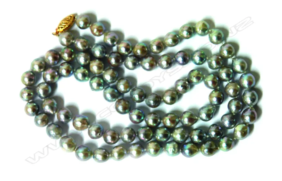 A single strand cultured semi-baroque silvery grey pearl necklace Image 1++