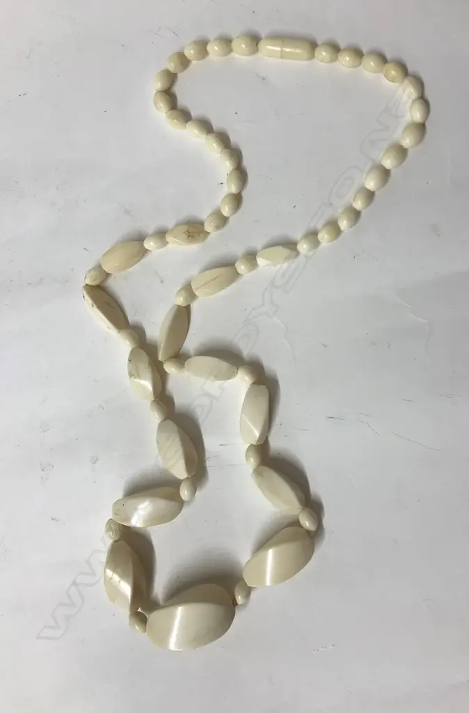 A vintage ivory bead necklace Image 1++