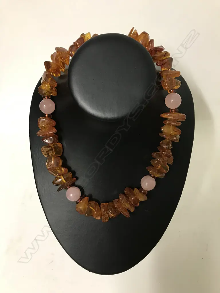A vintage amber and rose quartz necklace Image 1++
