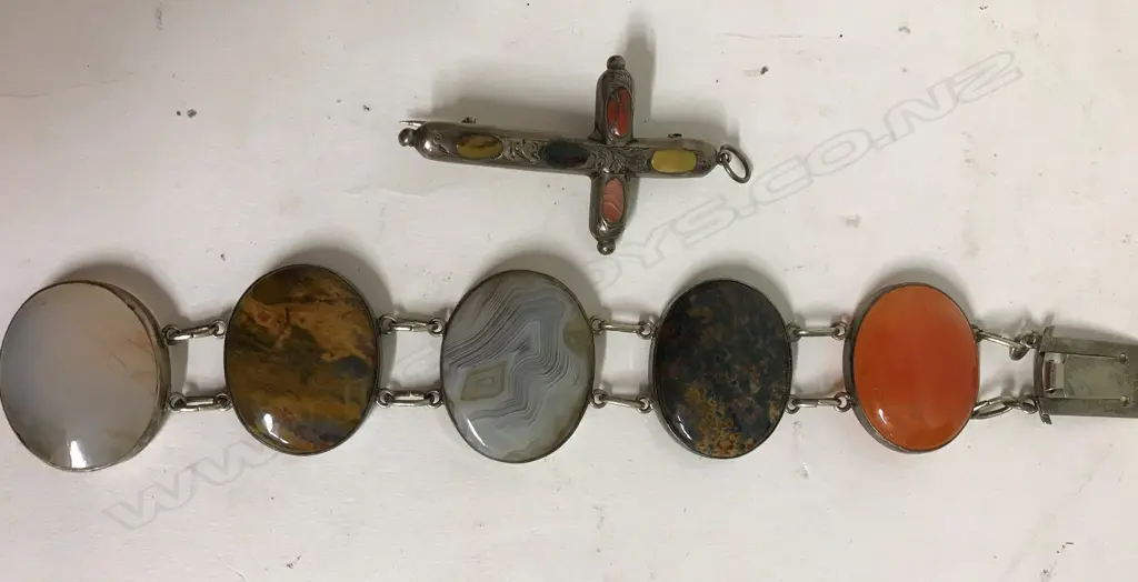 Two Scottish agate jewellery items Image 1++