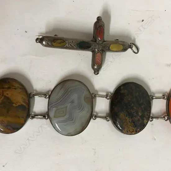Two Scottish agate jewellery items
