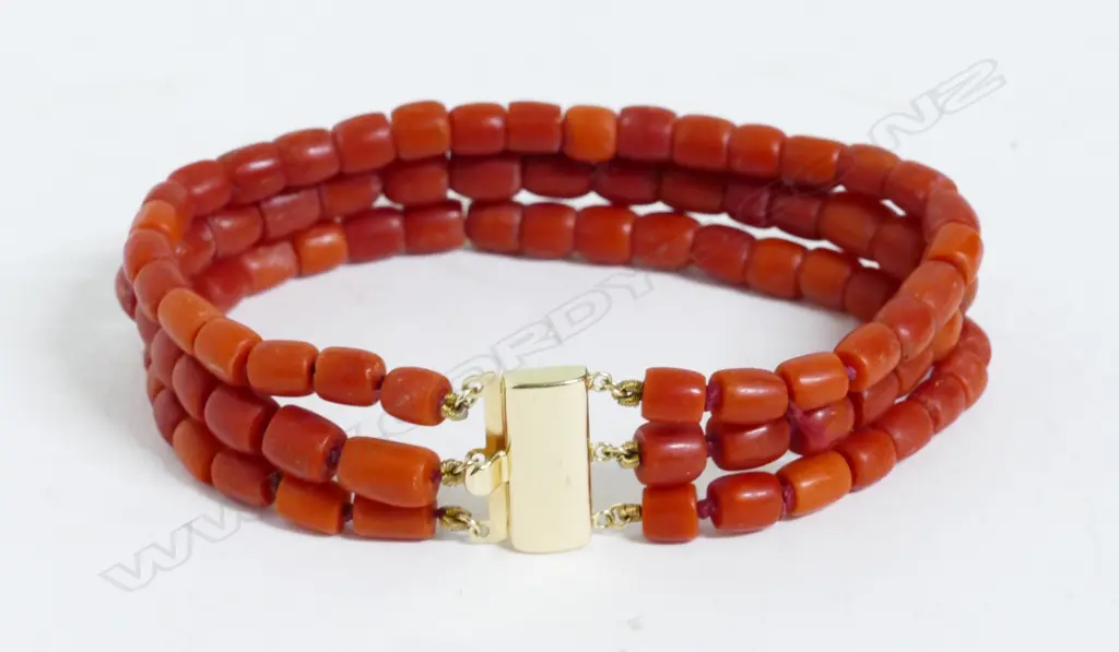 A three strand coral bracelet Image 1++