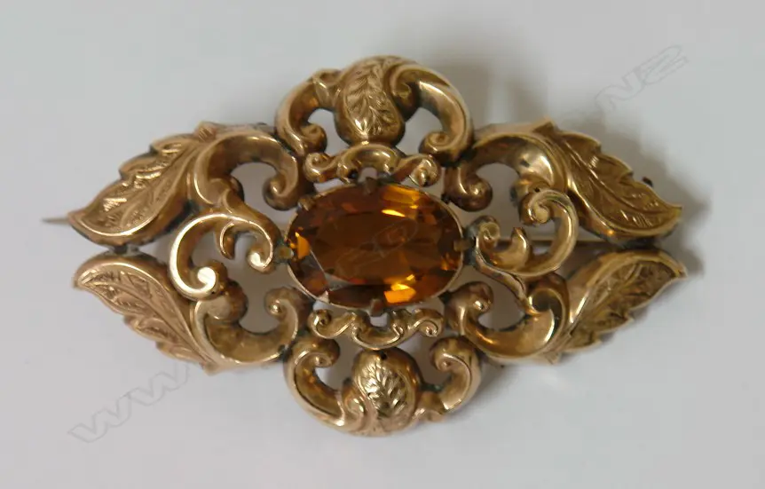 An antique 9ct. yellow gold and citrine large brooch Image 1++