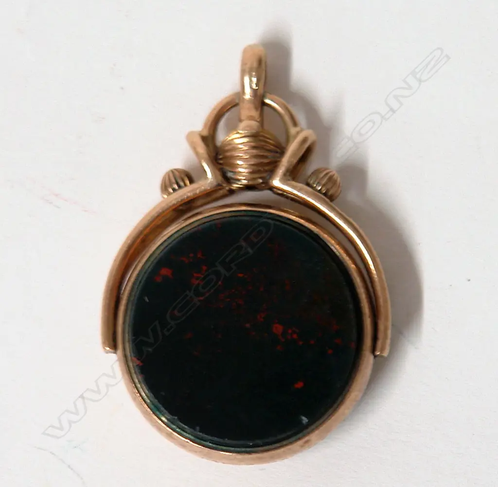 A late Victorian 9ct. yellow gold fob spinner Image 1++