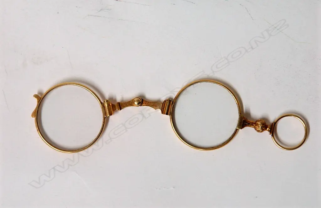 A late George III 15ct. yellow gold lorgnette by Dolland of London Image 1++