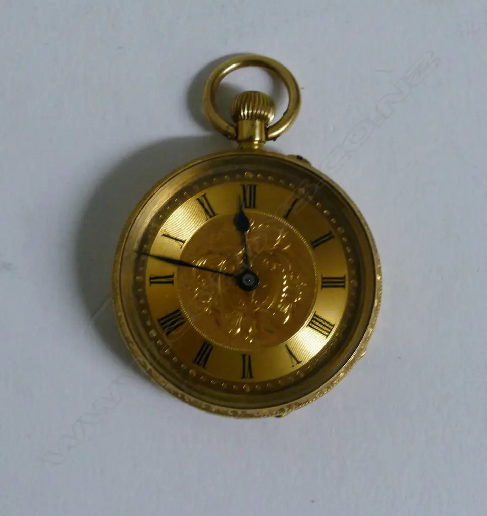 A lady's 18ct. gold pocket watch Image 1++